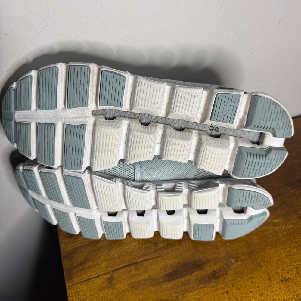 On Cloud 5 Running Shoes Womens Size 10 Glacier White 59.98895 Low Top Sneakers - Picture 5 of 8